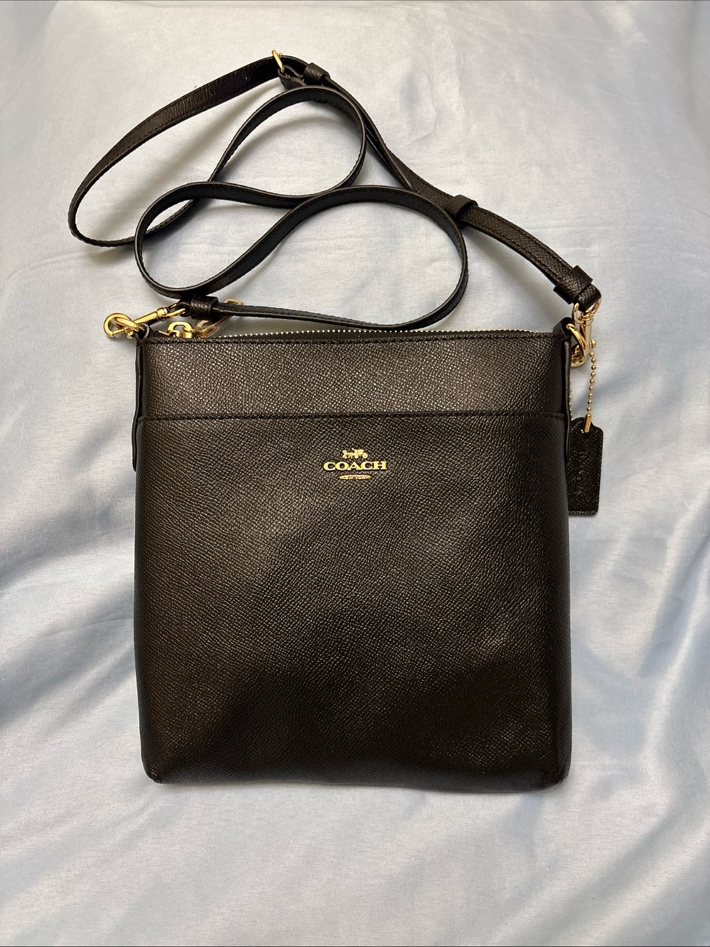 Coach Black Crossgrain Crossbody Bag Gold Hardware Adjustable Strap
